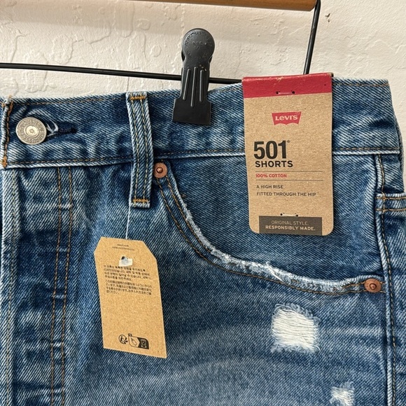 Levi’s Distressed Cut Off 501 Size 31 Button Fly Shorts - Picture 2 of 5